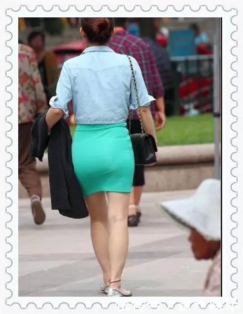 MM穿着这样的包臀裙上街,令人眼前一亮