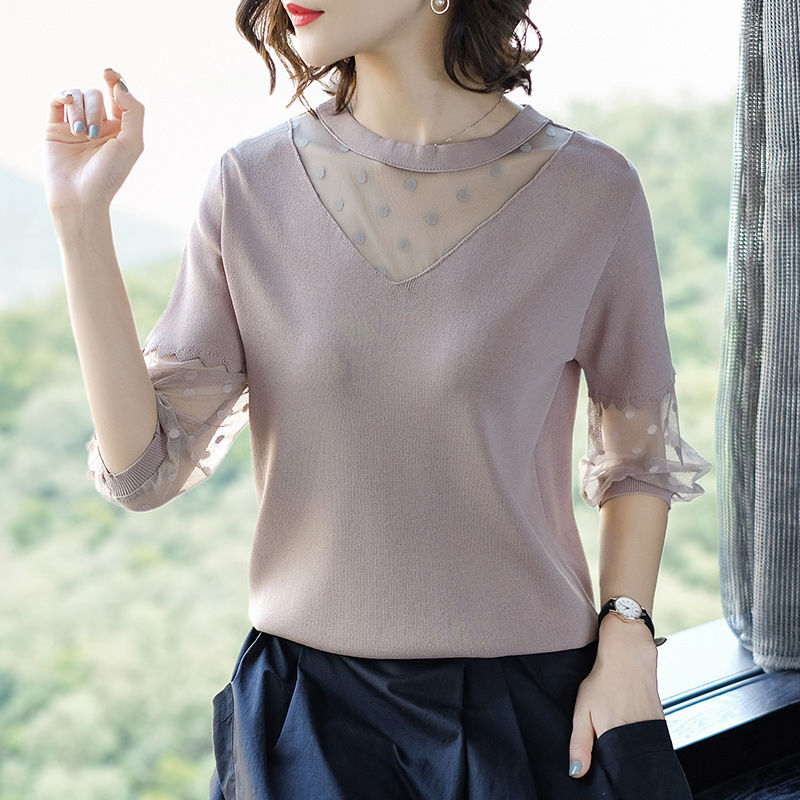 当然是丰满女人好看，紧身T恤+热裤!性感火辣，比勾魂裙更妩媚