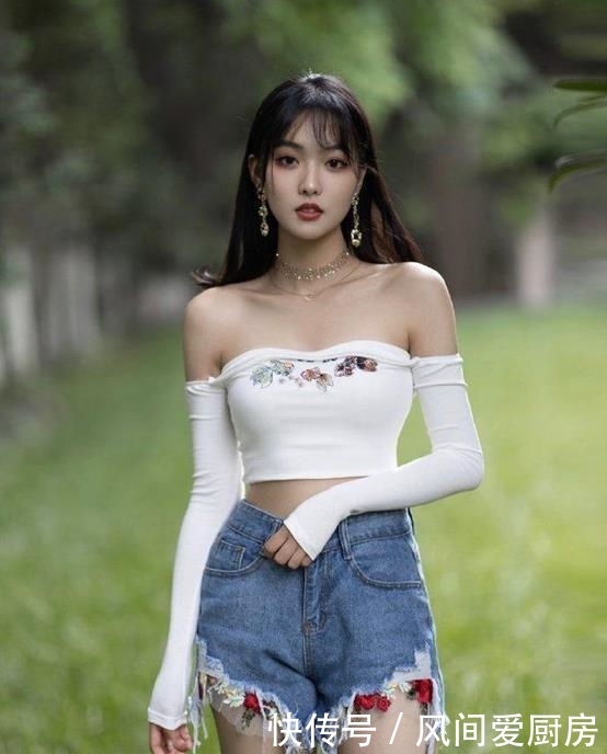 #优雅#优雅又高贵气质十足的小姐姐，优雅有灵动，美出天际