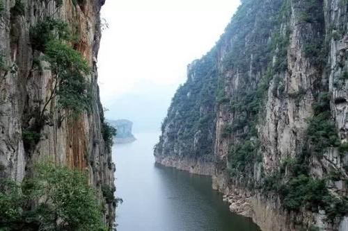 贵州黔南秘境,有我国第一座跨河玻璃桥,气势与美景并存,值得去