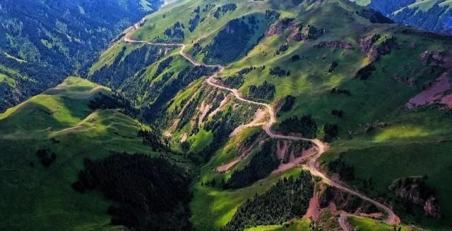 中国最美公路 一年仅开放5个月