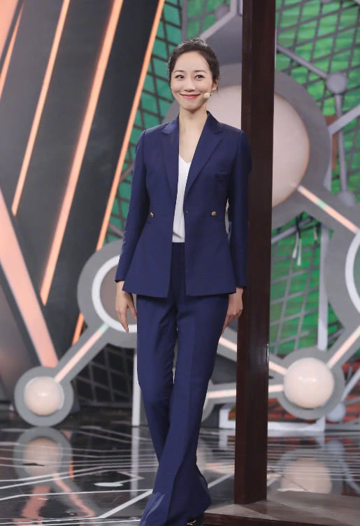 韩雪怎么了？这大腿瘦得比小腿还细，完全就剩一副“骨架”