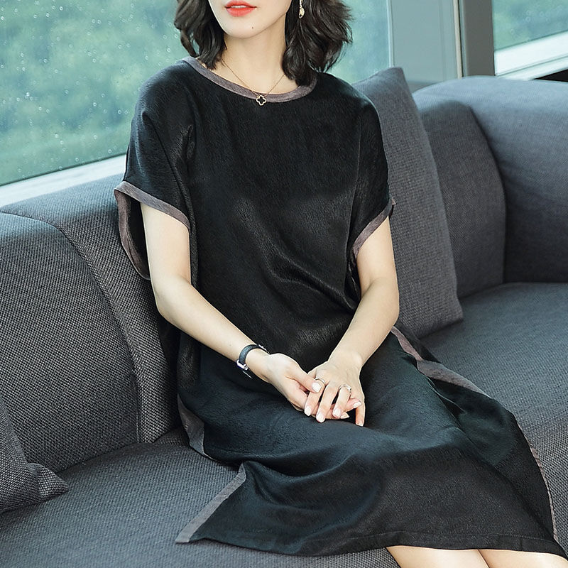 倘若60后的你还烦恼穿什么，看看下面印花A字秋裙，十足女人味