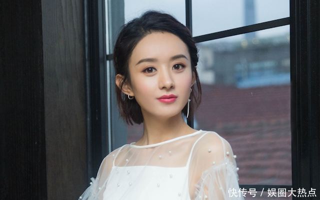 赵丽颖疑似回应“怀孕”风波，但网友的关注点却在她的鞋上，尴尬