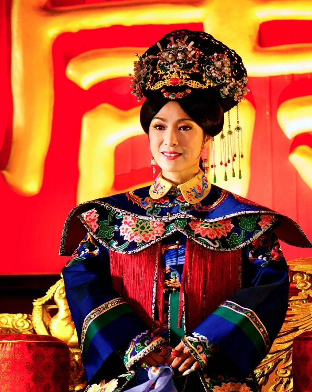 她13岁嫁顺治, 21岁守寡, 77岁去世, 是清朝当皇