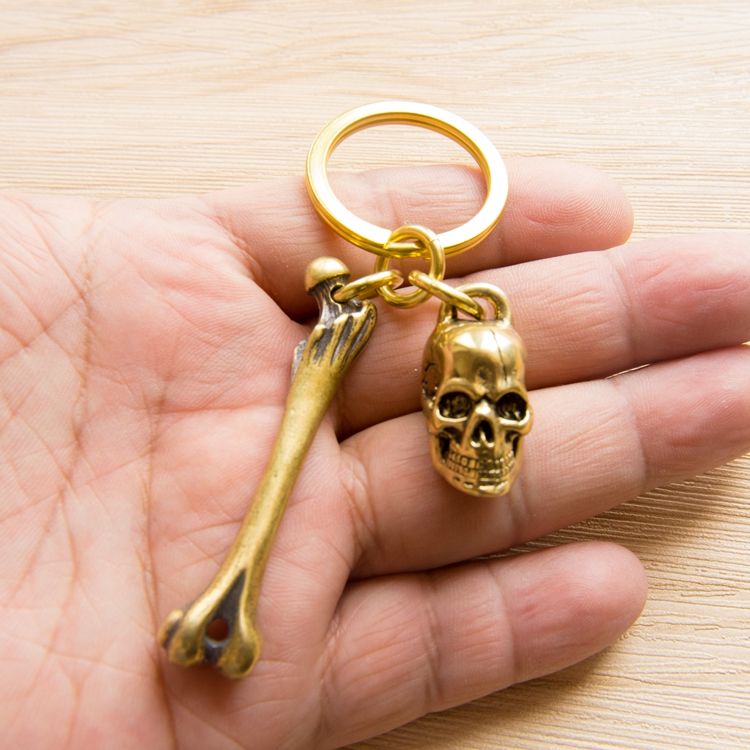 老公说:少抽两盒中华烟，也要买下这黄铜小物，看上去帅的不得了