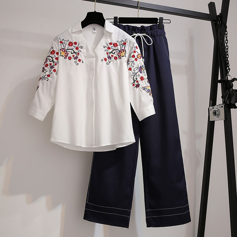 别等人老珠黄再打扮，若不差钱，就学图下女人这样穿，惊艳所有人