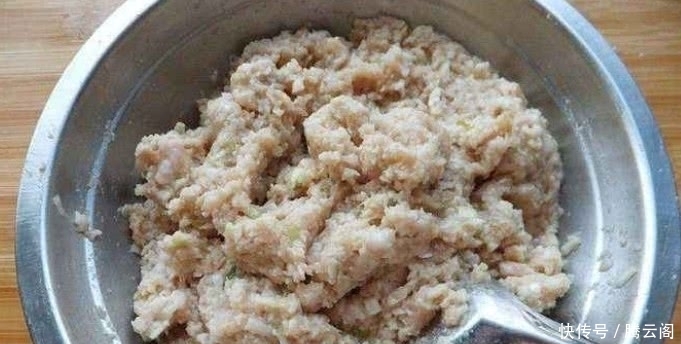  『天冷』天冷时，馒头饵只要加点“它”，不管在哪钓，板鲫不想上钩都难