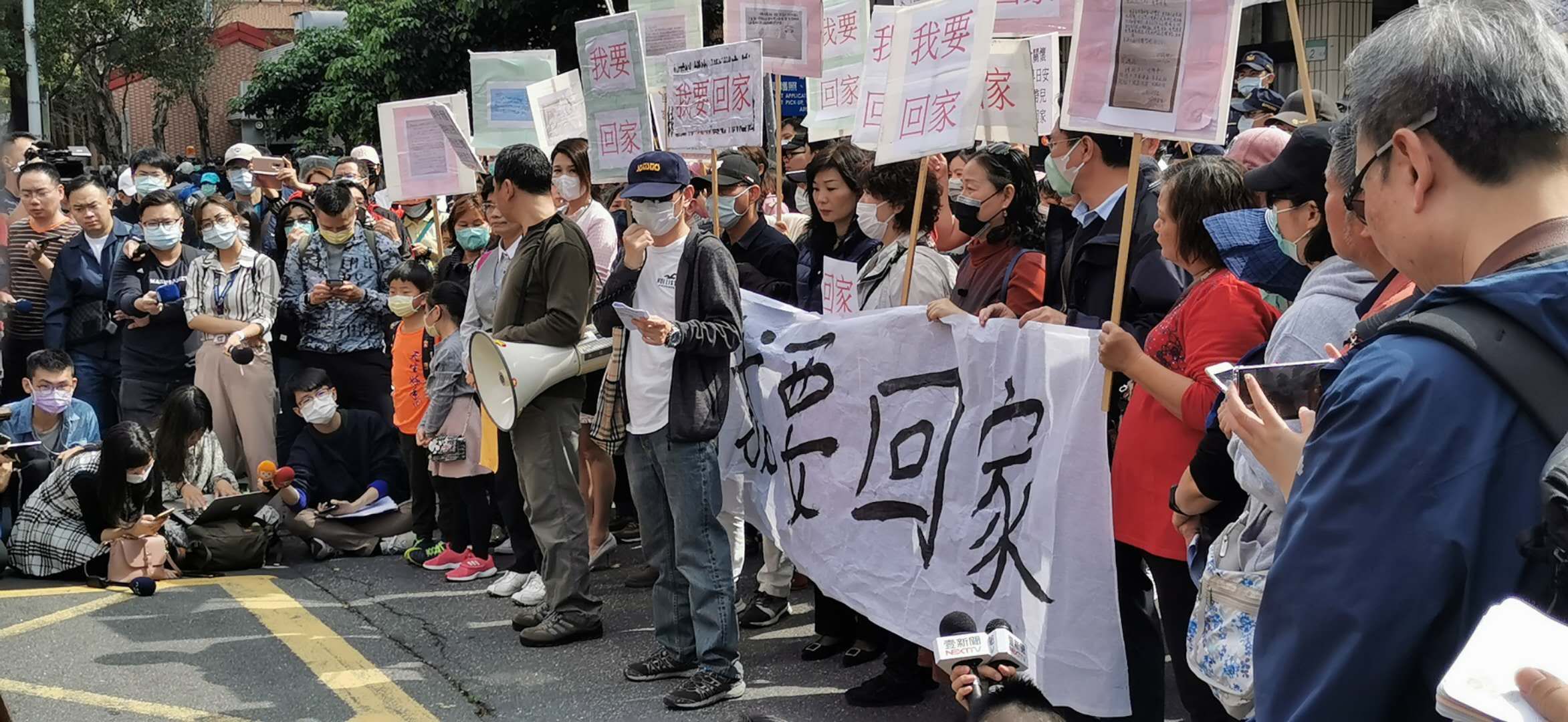  「提出」港台腔：蔡英文苏贞昌何苦一再为难滞鄂台胞