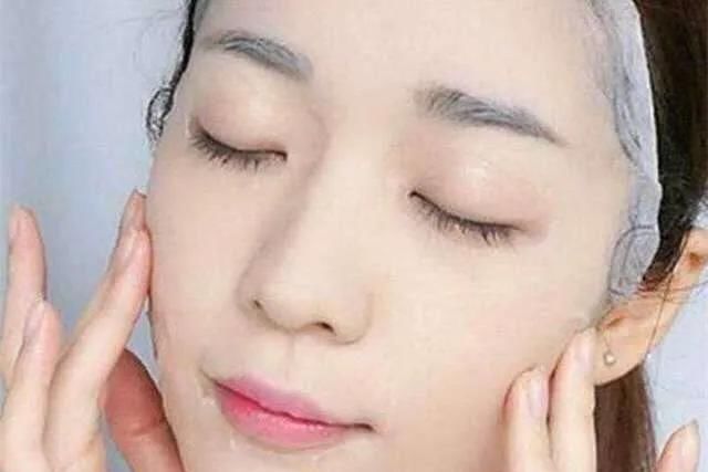 #眼部#睡前做这几件事,教你养成水嫩美肌,赶快get起来吧