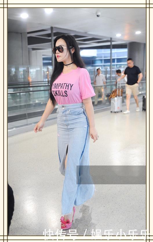 一直以为冉莹颖穿T恤衫无人能敌，但看到徐冬冬这效果，我沉默了