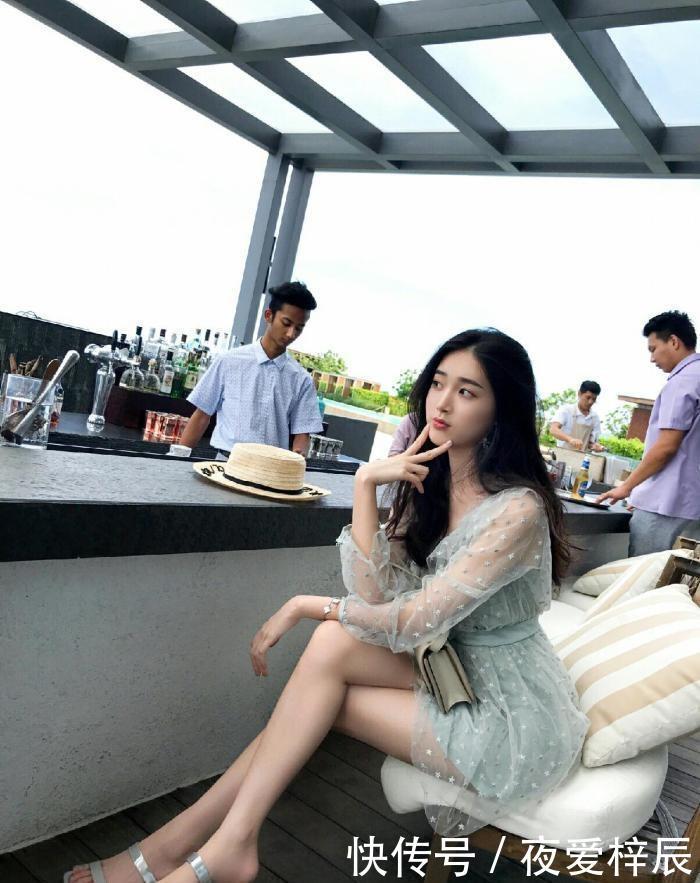  [设计]彩色的无袖连衣短裙，A裙的款式，非常好看
