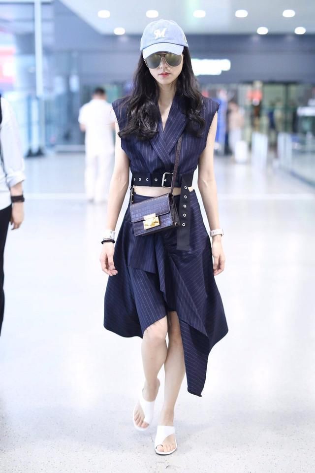 韩雪挑衣服的眼光真心不错，就是鞋子能换双正常点的吗？