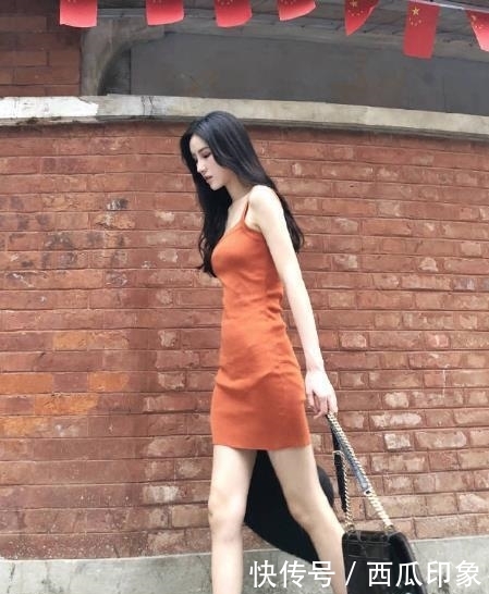  #简洁#洋溢着高贵气质女，非常简洁干练，又令人向往