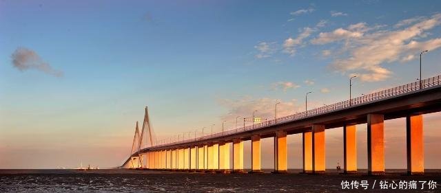 跨海大桥海域深度一般80米左右，大桥桥墩如何建造答案来了