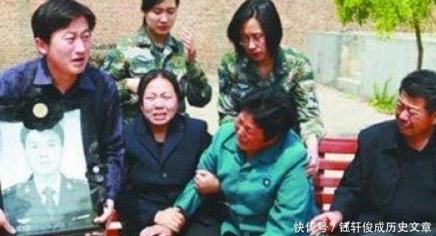 生死瞬间！28岁飞行员1.1秒救4000人壮烈牺牲，追悼会上补办婚礼