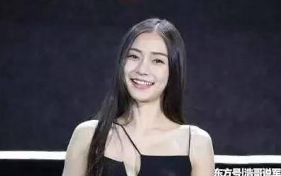 38岁高圆圆和29岁杨颖撞衫，差距尴尬，一个女神一个像路人