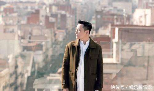 张信哲用细腻的歌声唱哭很多人, 网友: 他唱歌太