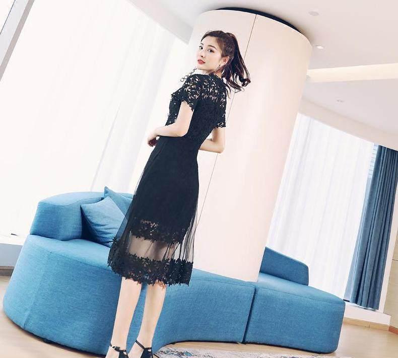 气质美裙端庄出行,简搭出夺目造型