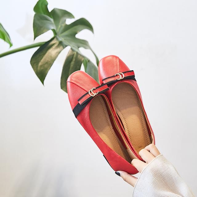 女人夏天别只懂穿凉鞋!时尚精致的“冷发鞋”，撩人女人味十足!