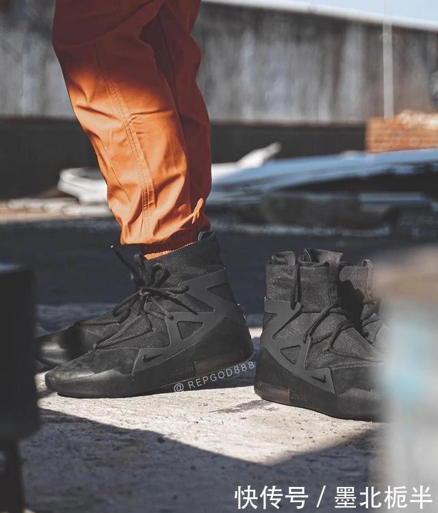  #上脚#谍照预览全新黑色NikeAirFearofGod1上脚效果