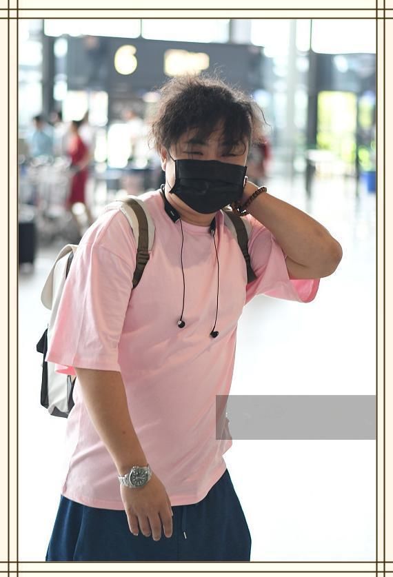 乔杉是34岁，张翰也是34岁，二人同现机场，差距竟如此尴尬?