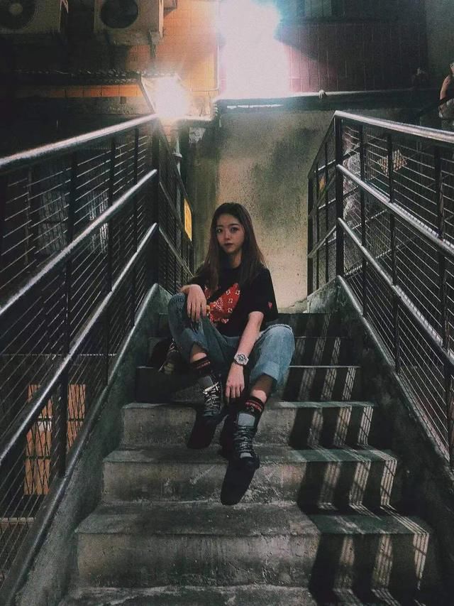  潮牌@SNKR Girls送鞋丨男友衬衫、潮牌、球衣...性感又会搭，就是这期球鞋女生们！4.20-4.26