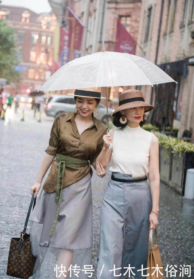 『气质』50+女性别穿得太繁琐,来学三木妈妈的气质穿搭,减龄又高级