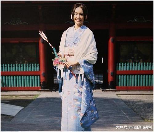 日本人到中国旅游, 坐上中国高铁后, 回国后说日本专家是骗子