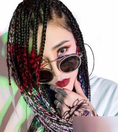 10款女生地垄沟辨发型，时尚渐变有特色！