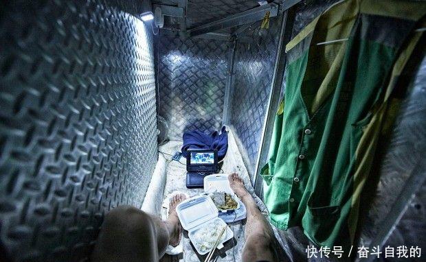  [实拍]实拍香港的棺材房：1.5平方米的小空间，却是很多人的家