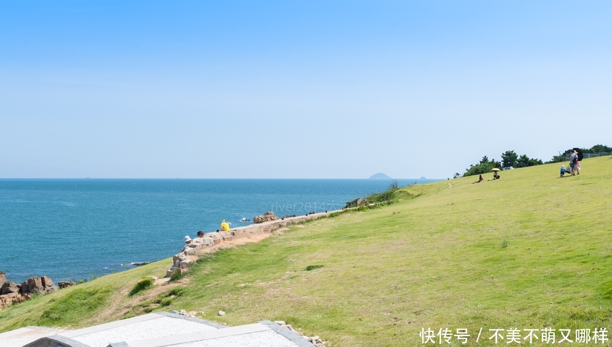 青岛一座荒凉的小岛，突然火爆成了网红打卡地