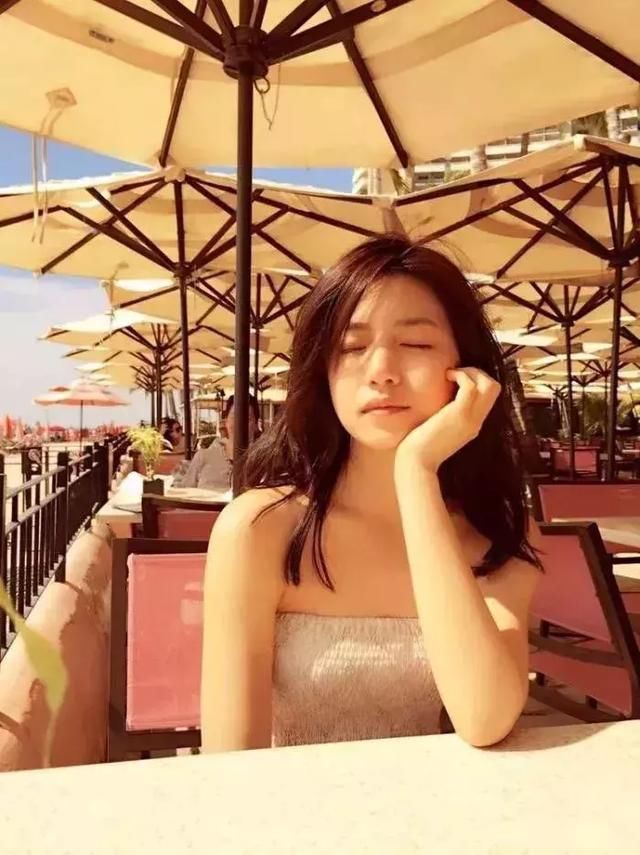 脸圆显胖10斤、上镜胖20斤，5招显脸小的神操作让你瘦成杨幂脸!