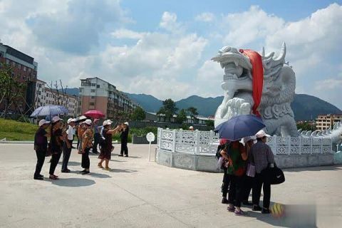 下小溪“脏乱差”变身“网红景点”