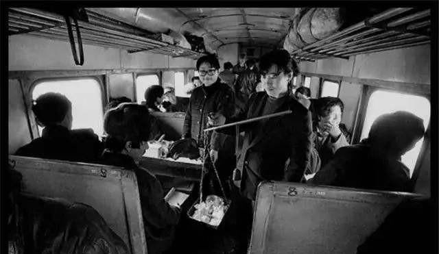  [回忆]这一组绿皮火车的老照片，承载了我们太多太多的回忆