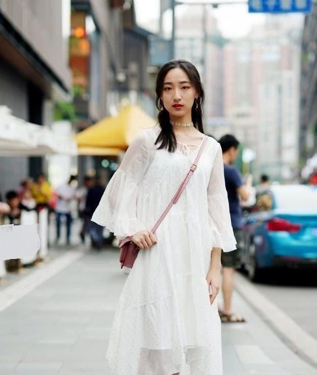  #显瘦#穿了10多年的铅笔裤，才知道搭“馒头鞋”这么显瘦，之前白穿了