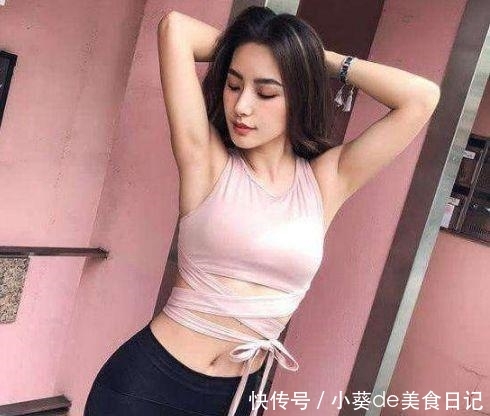 [凸显]街拍休闲上衣搭配打底裤，简约大方，凸显迷人的身姿