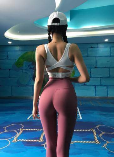 紧身打底裤:挺拔有魅力,显大方有气质!