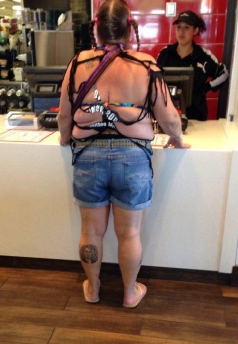 这些穿着，看了后只想说:够奇葩，够另类