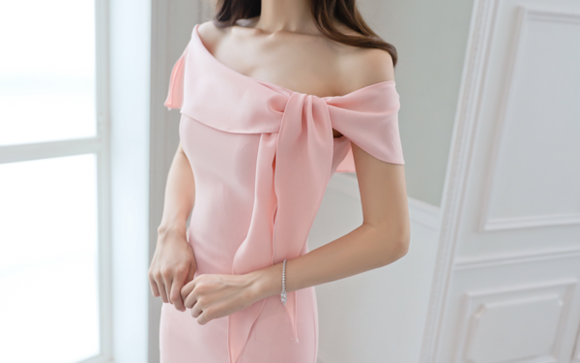 女神孙允珠，狐媚晚樱落絮梦雪斜搭晚礼裙