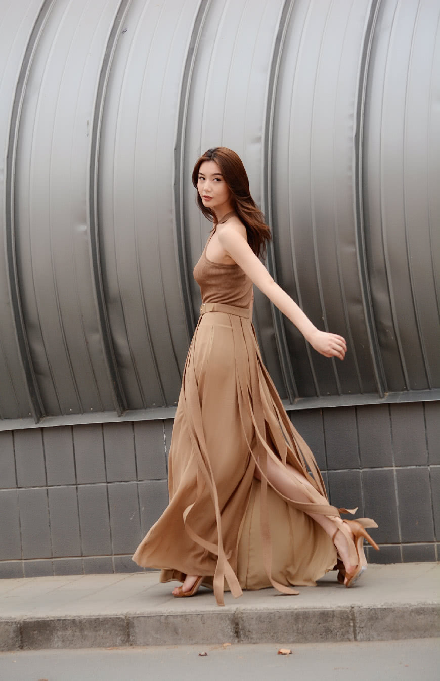 北京街拍：在798艺术街遇到一位漂亮的模特小姐姐，你想看吗？