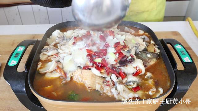  「详细」爱吃水煮鱼不会做，大厨详细教你做法步骤，20块钱本钱够全家人吃