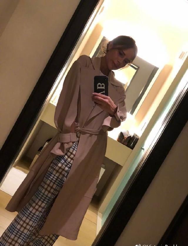 看了贝嫂的腿，男人都怀疑人生，真不知道贝克汉姆这21年怎么过的