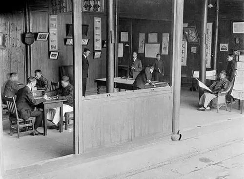 美国一位研究中国的学者，无意中在家里翻出来6000张中国老照片