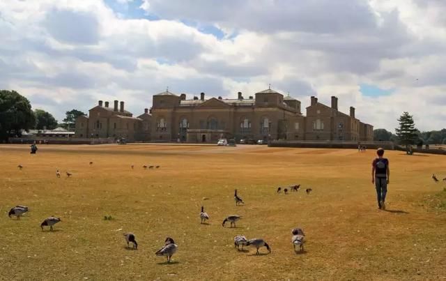 在英格兰乡村深处捕捉欧陆旧梦