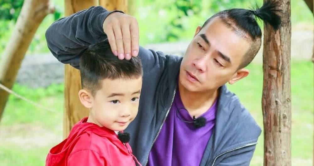  「永远的痛」陈小春永远的痛！最穷时3千块卖了弟弟，今身家上亿却找不回弟弟