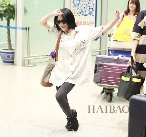 明星最新机场街拍，宋慧乔秒杀林志玲，徐峥这肚子是要C位出道吗