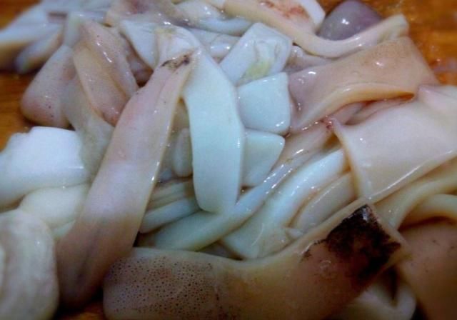 「高出」“它”的维C比西红柿高出15倍,隔三差五吃一次,肤白貌美身材好