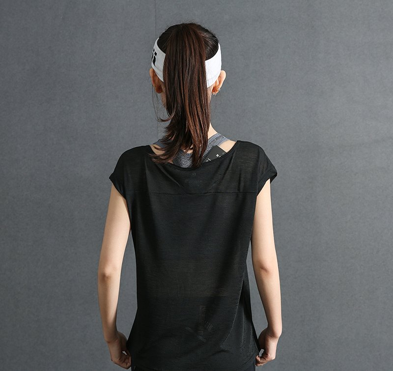 健身房的女人前凸后翘显身材，就试试下图“紧身装”，迷倒一大片