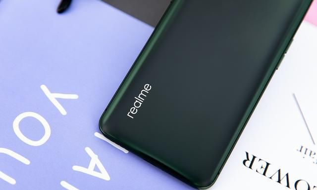 『旗舰机』极具性价比的水桶旗舰机 realme X50 Pro体验评测